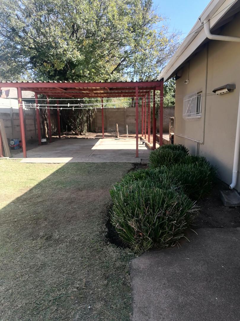 4 Bedroom Property for Sale in Brackenhurst Gauteng