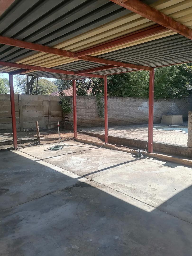 4 Bedroom Property for Sale in Brackenhurst Gauteng