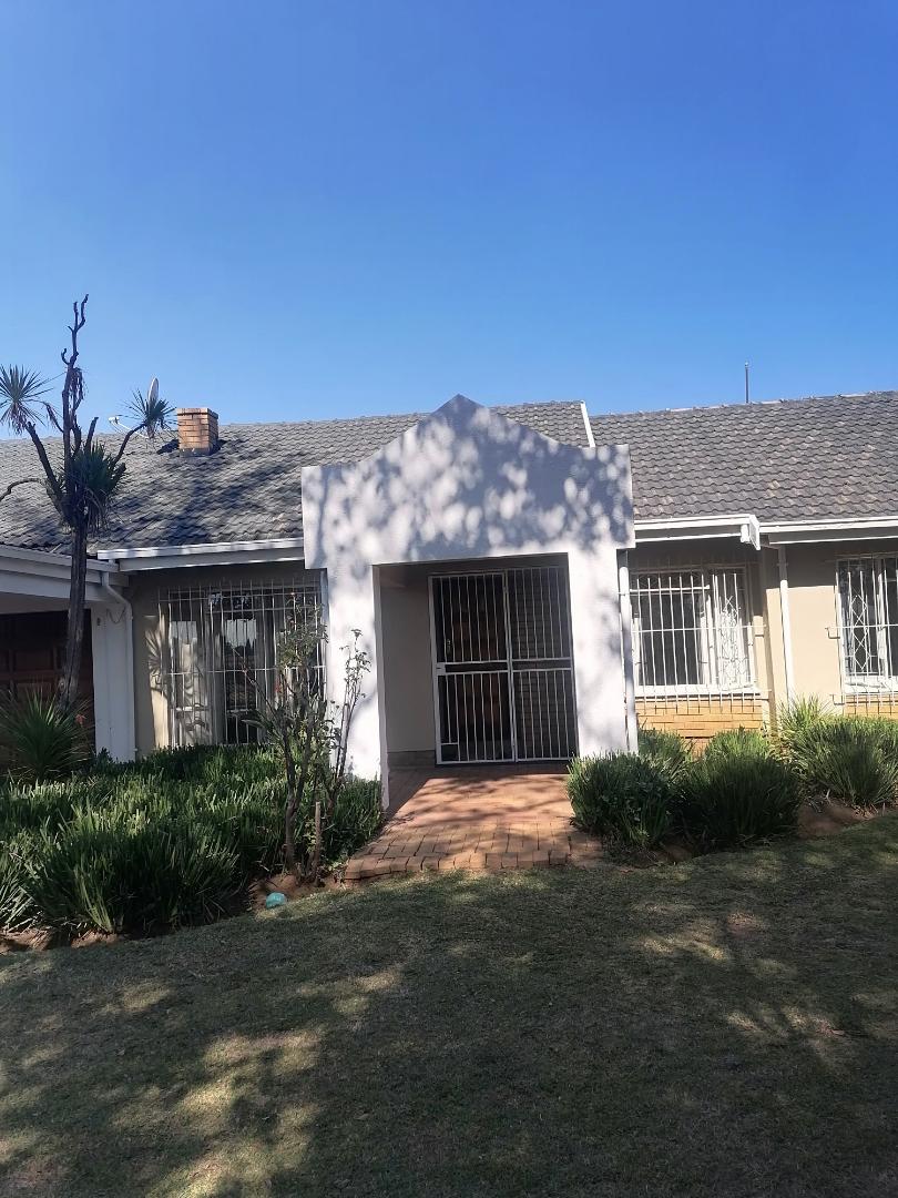 4 Bedroom Property for Sale in Brackenhurst Gauteng