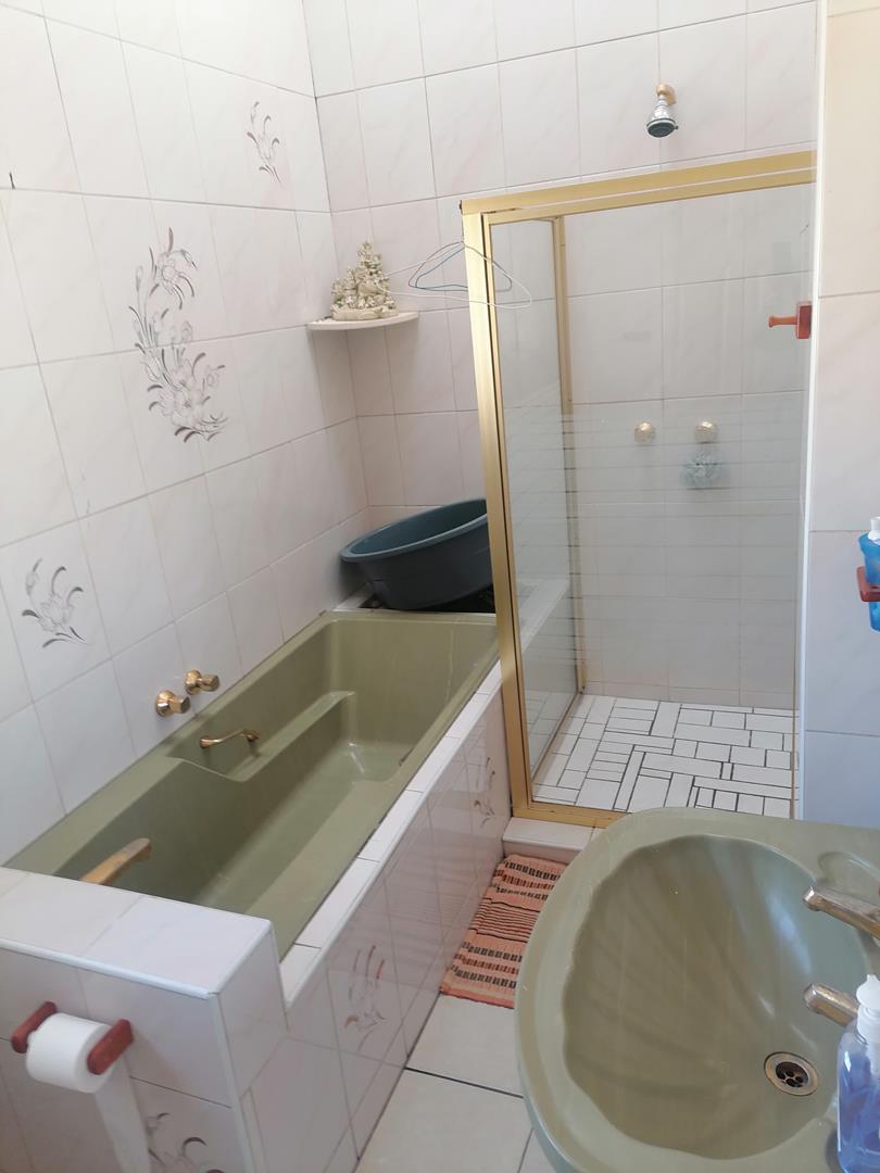 4 Bedroom Property for Sale in Brackenhurst Gauteng