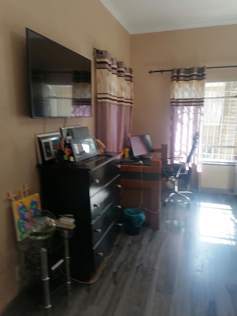 4 Bedroom Property for Sale in Brackenhurst Gauteng