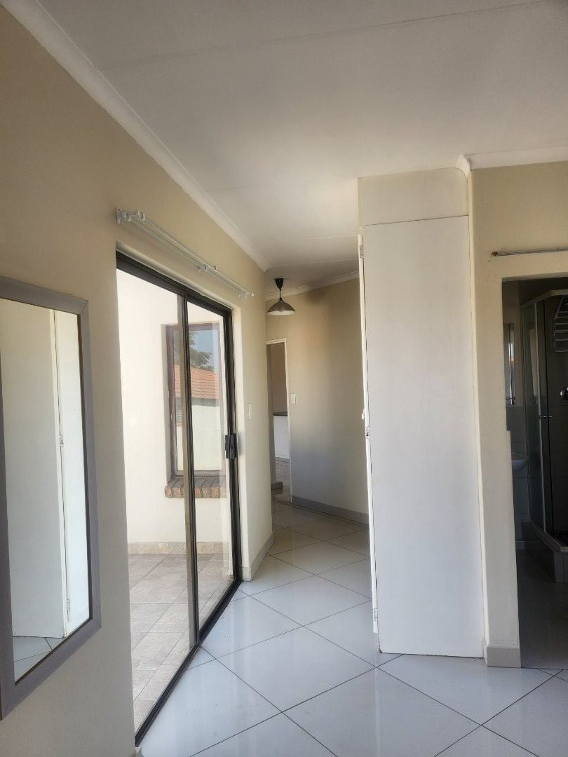 To Let 2 Bedroom Property for Rent in Northwold Gauteng