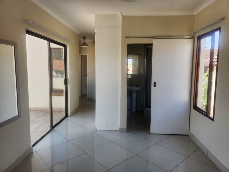To Let 2 Bedroom Property for Rent in Northwold Gauteng