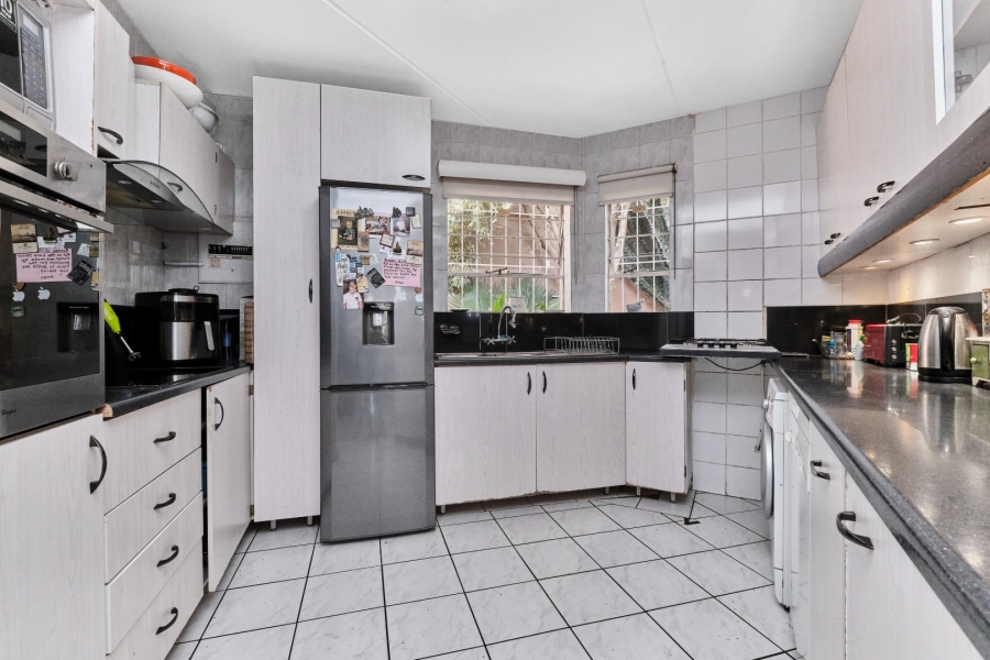 3 Bedroom Property for Sale in Bromhof Gauteng