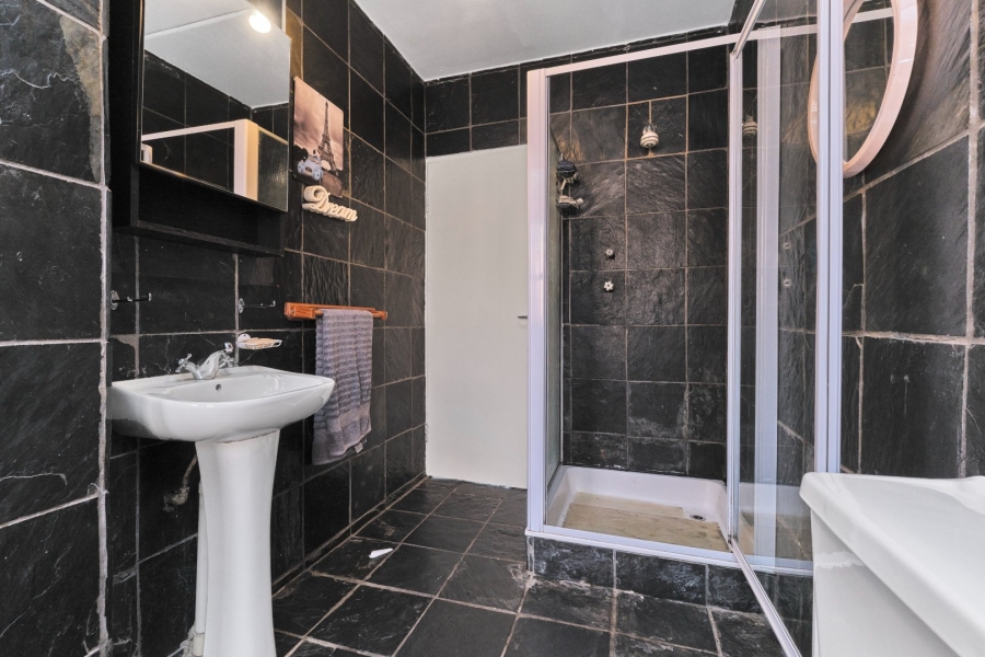 3 Bedroom Property for Sale in Bromhof Gauteng