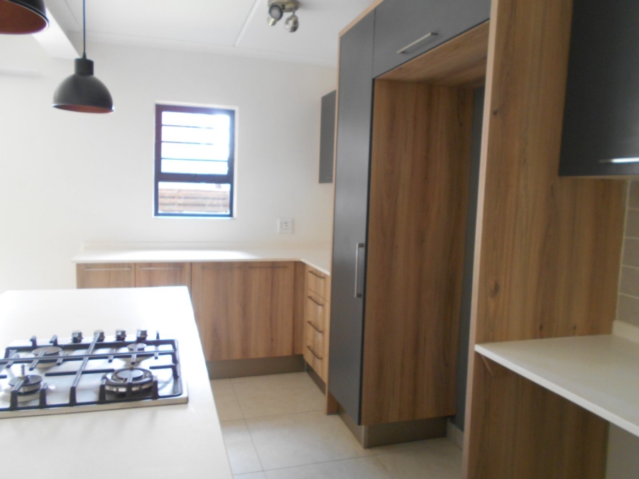 To Let 3 Bedroom Property for Rent in Glen Marais Gauteng