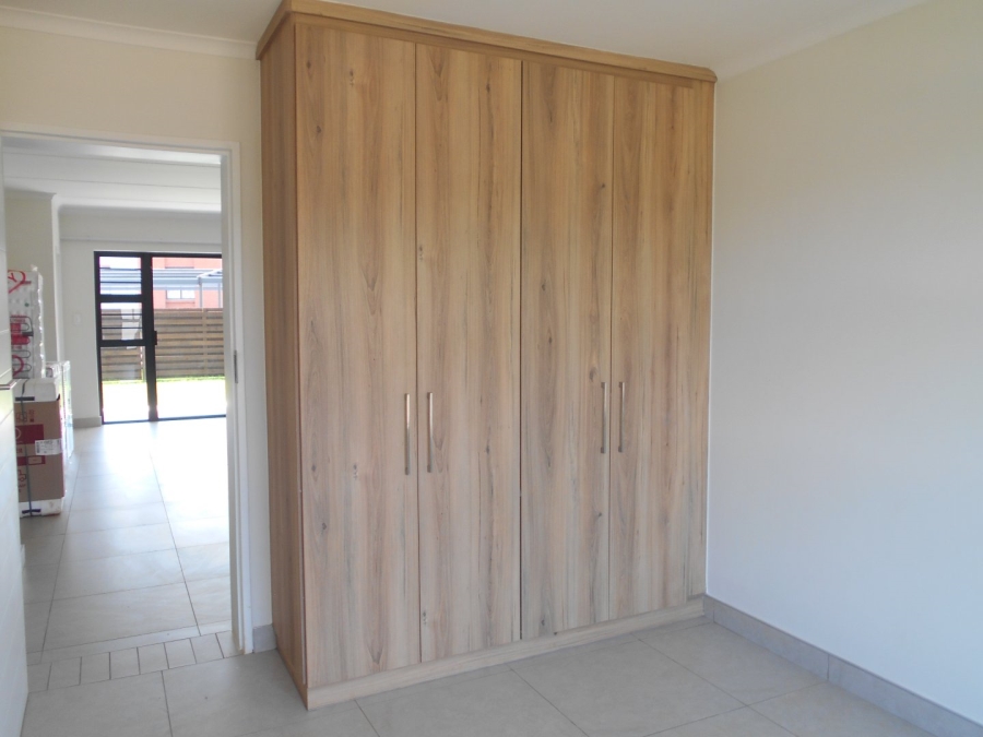 To Let 3 Bedroom Property for Rent in Glen Marais Gauteng