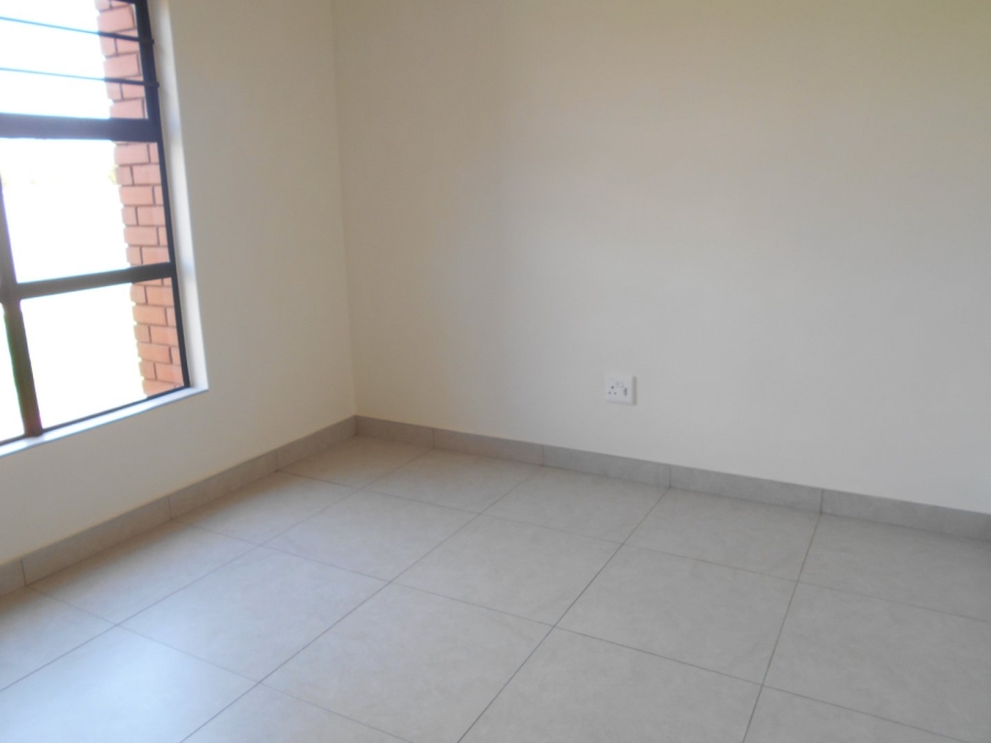 To Let 3 Bedroom Property for Rent in Glen Marais Gauteng
