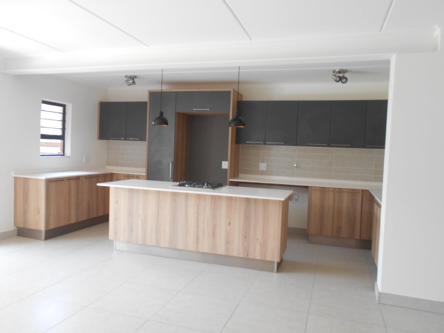 To Let 3 Bedroom Property for Rent in Glen Marais Gauteng