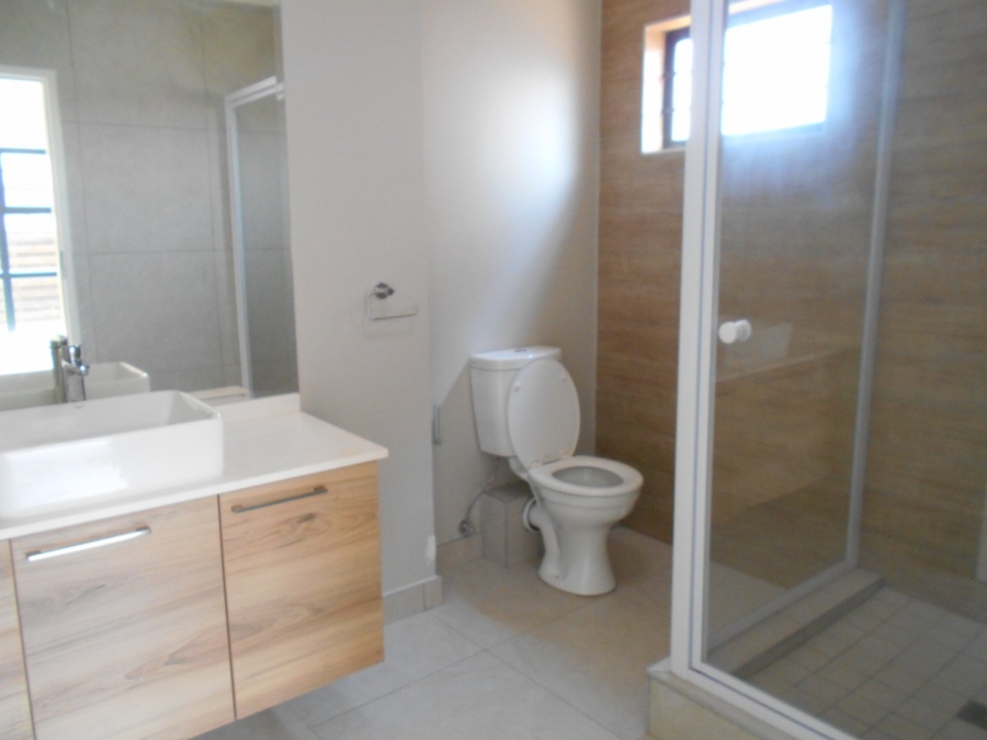 To Let 3 Bedroom Property for Rent in Glen Marais Gauteng