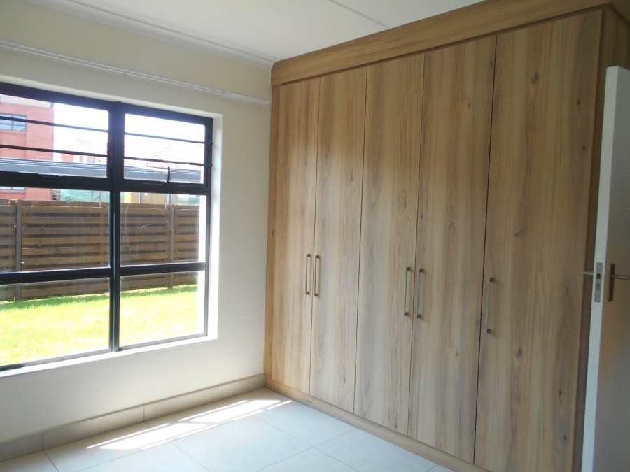 To Let 3 Bedroom Property for Rent in Glen Marais Gauteng