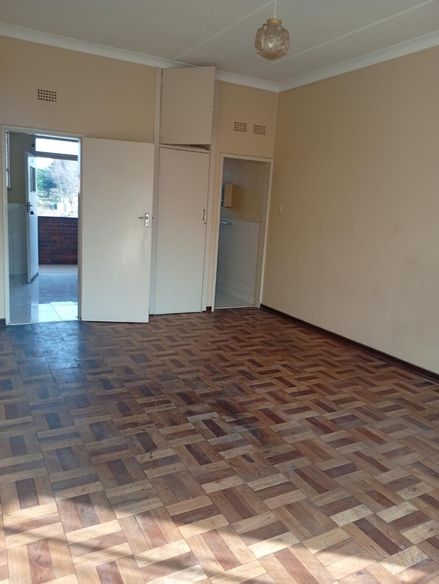 To Let 1 Bedroom Property for Rent in Rhodesfield Gauteng