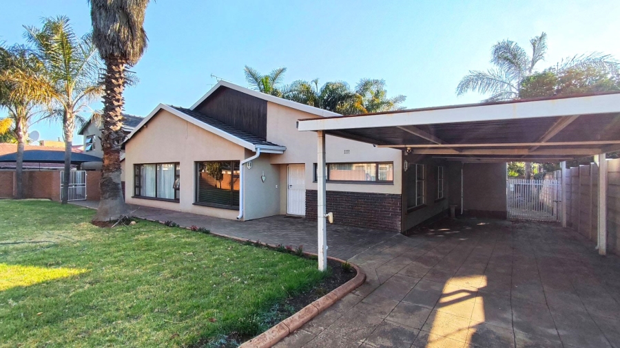 4 Bedroom Property for Sale in Farrarmere Gauteng