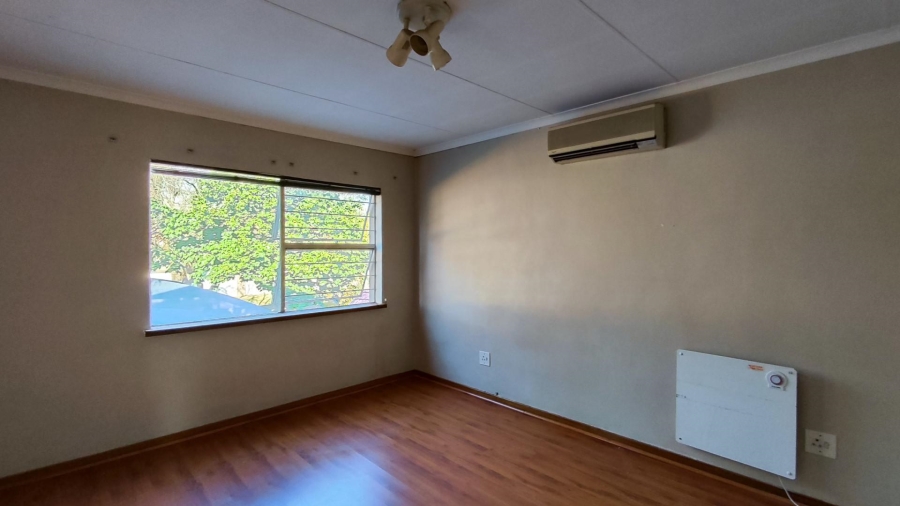 4 Bedroom Property for Sale in Farrarmere Gauteng