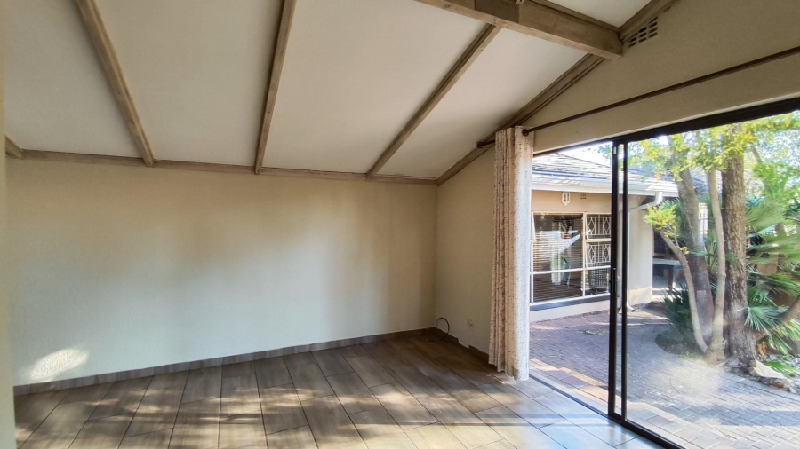 4 Bedroom Property for Sale in Farrarmere Gauteng