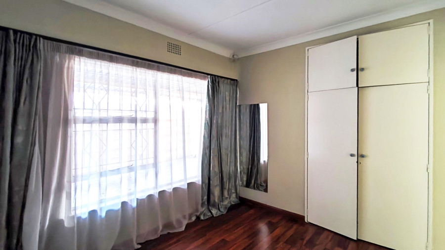 4 Bedroom Property for Sale in Farrarmere Gauteng