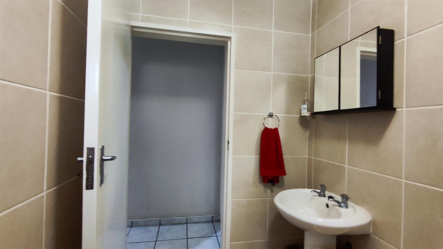 2 Bedroom Property for Sale in Van Riebeeck Park Gauteng