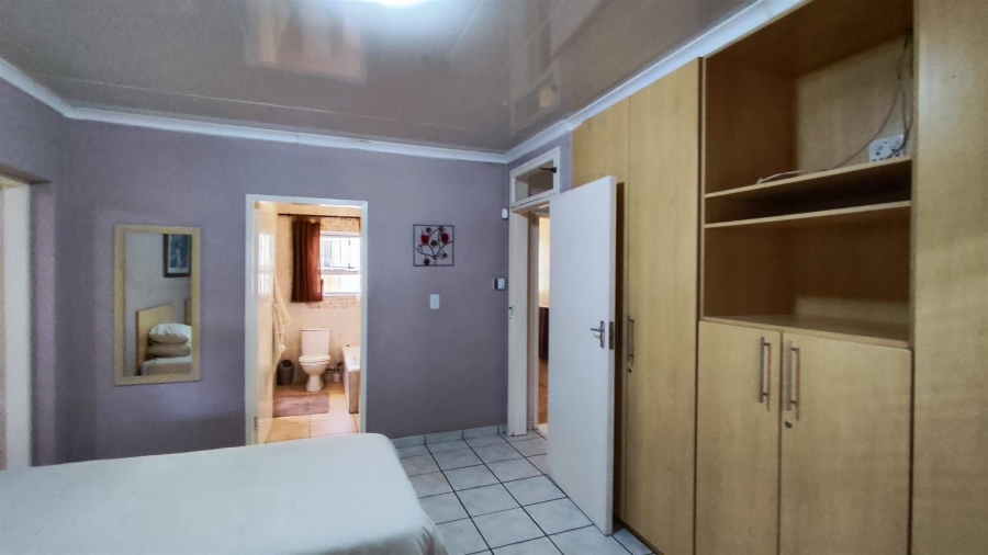 2 Bedroom Property for Sale in Van Riebeeck Park Gauteng