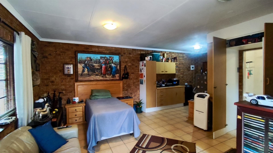 2 Bedroom Property for Sale in Van Riebeeck Park Gauteng
