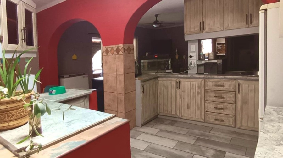 6 Bedroom Property for Sale in Riversdale Gauteng