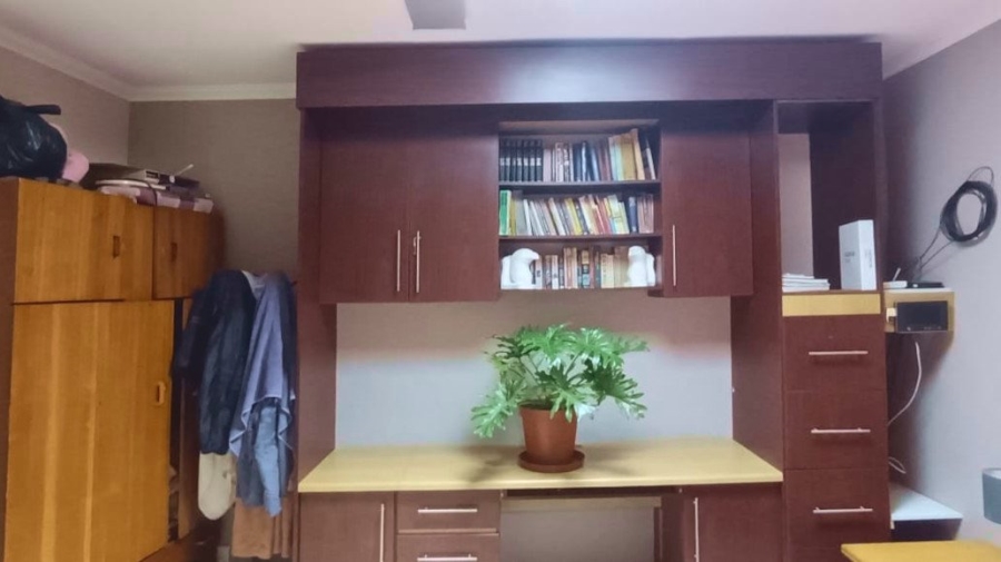 6 Bedroom Property for Sale in Riversdale Gauteng