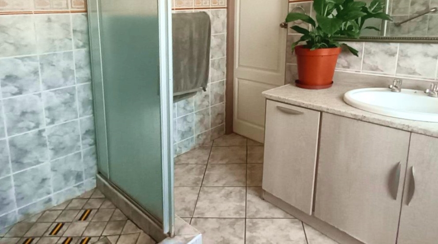 6 Bedroom Property for Sale in Riversdale Gauteng