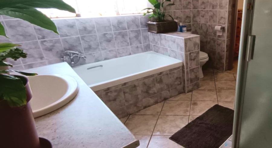 6 Bedroom Property for Sale in Riversdale Gauteng