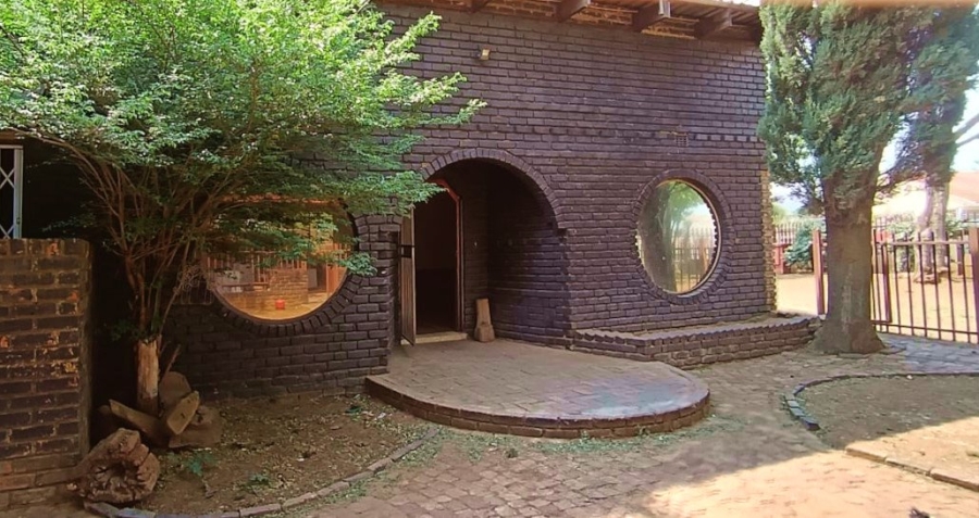 6 Bedroom Property for Sale in Riversdale Gauteng