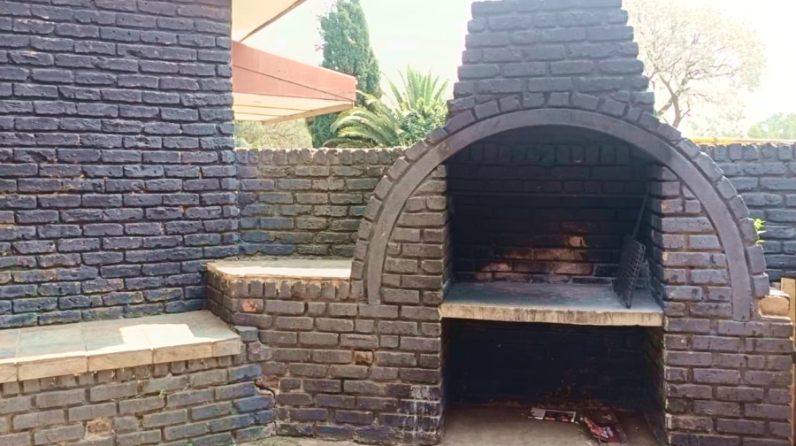 6 Bedroom Property for Sale in Riversdale Gauteng