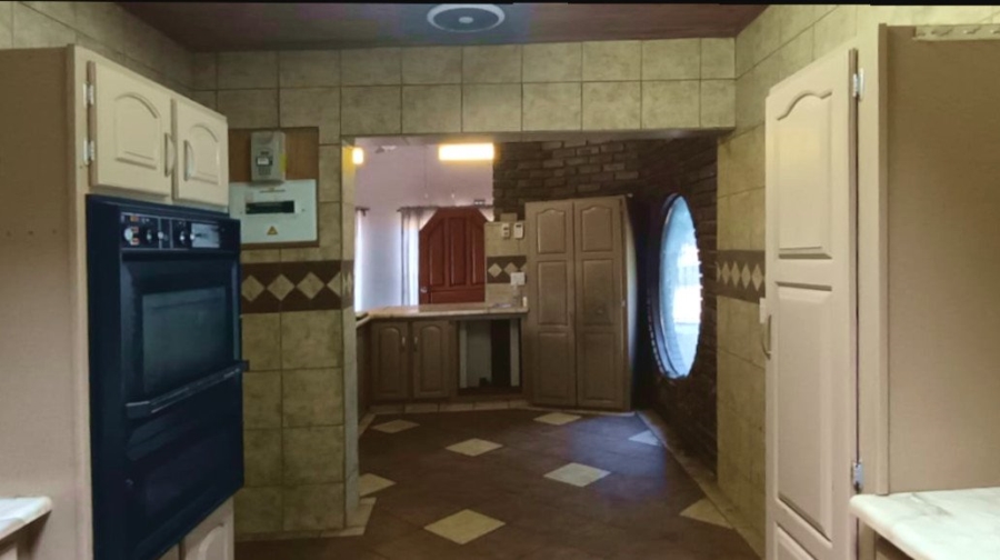 6 Bedroom Property for Sale in Riversdale Gauteng