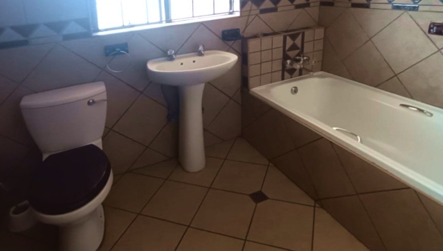 6 Bedroom Property for Sale in Riversdale Gauteng