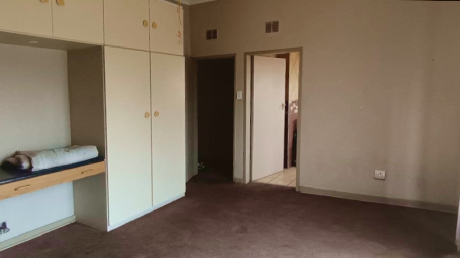 6 Bedroom Property for Sale in Riversdale Gauteng