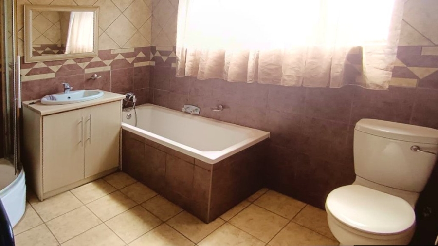 6 Bedroom Property for Sale in Riversdale Gauteng