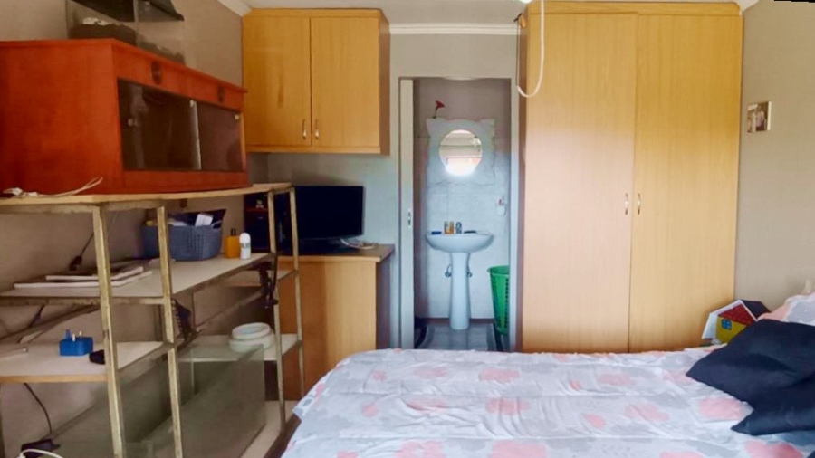 6 Bedroom Property for Sale in Riversdale Gauteng