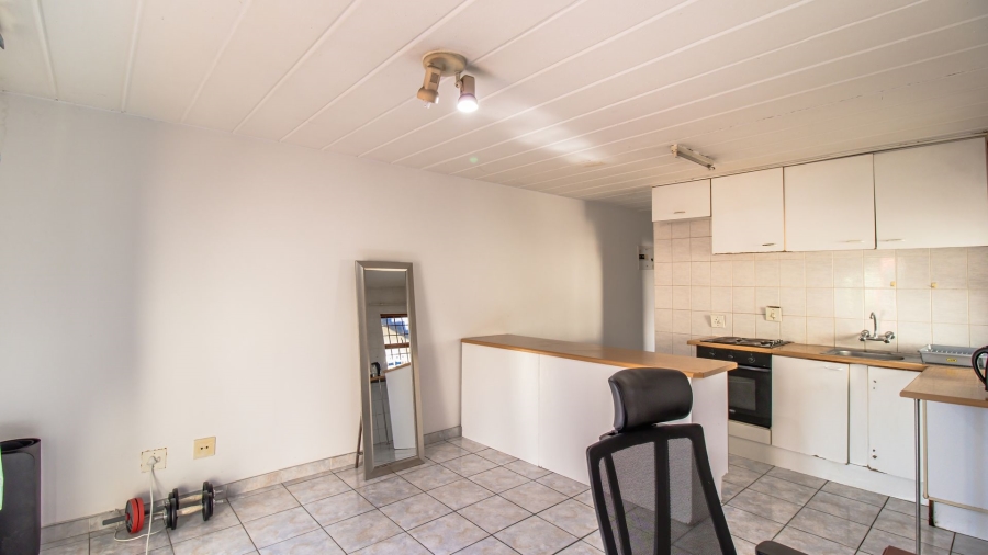 1 Bedroom Property for Sale in Kew Gauteng