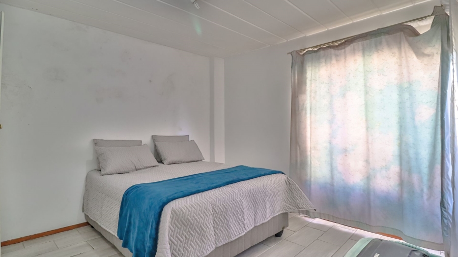 1 Bedroom Property for Sale in Kew Gauteng