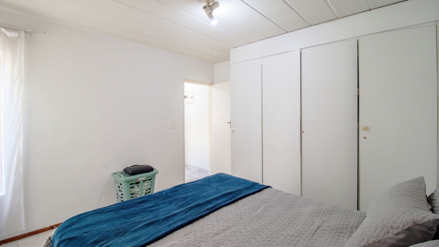 1 Bedroom Property for Sale in Kew Gauteng