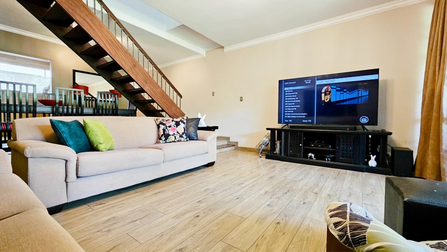 2 Bedroom Property for Sale in Three Rivers Gauteng