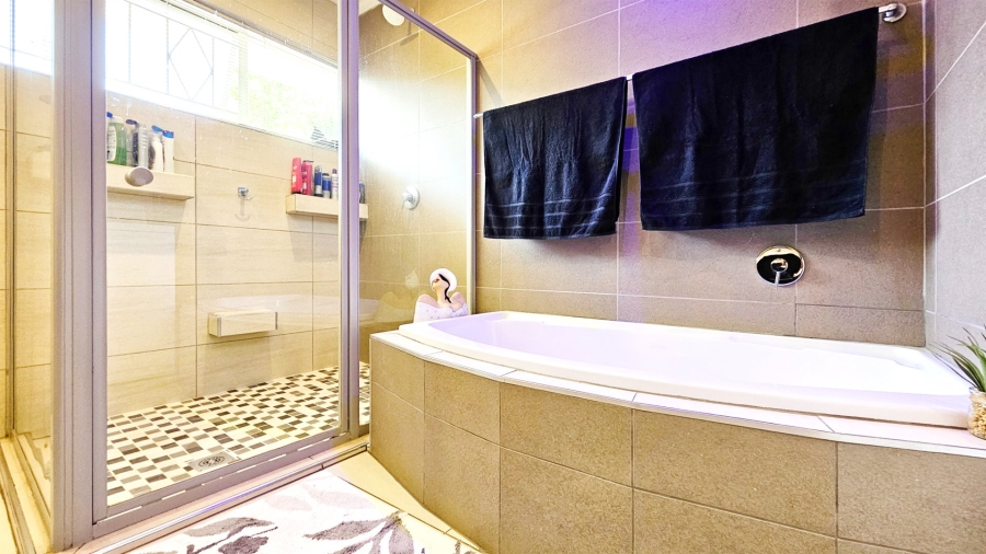 2 Bedroom Property for Sale in Three Rivers Gauteng