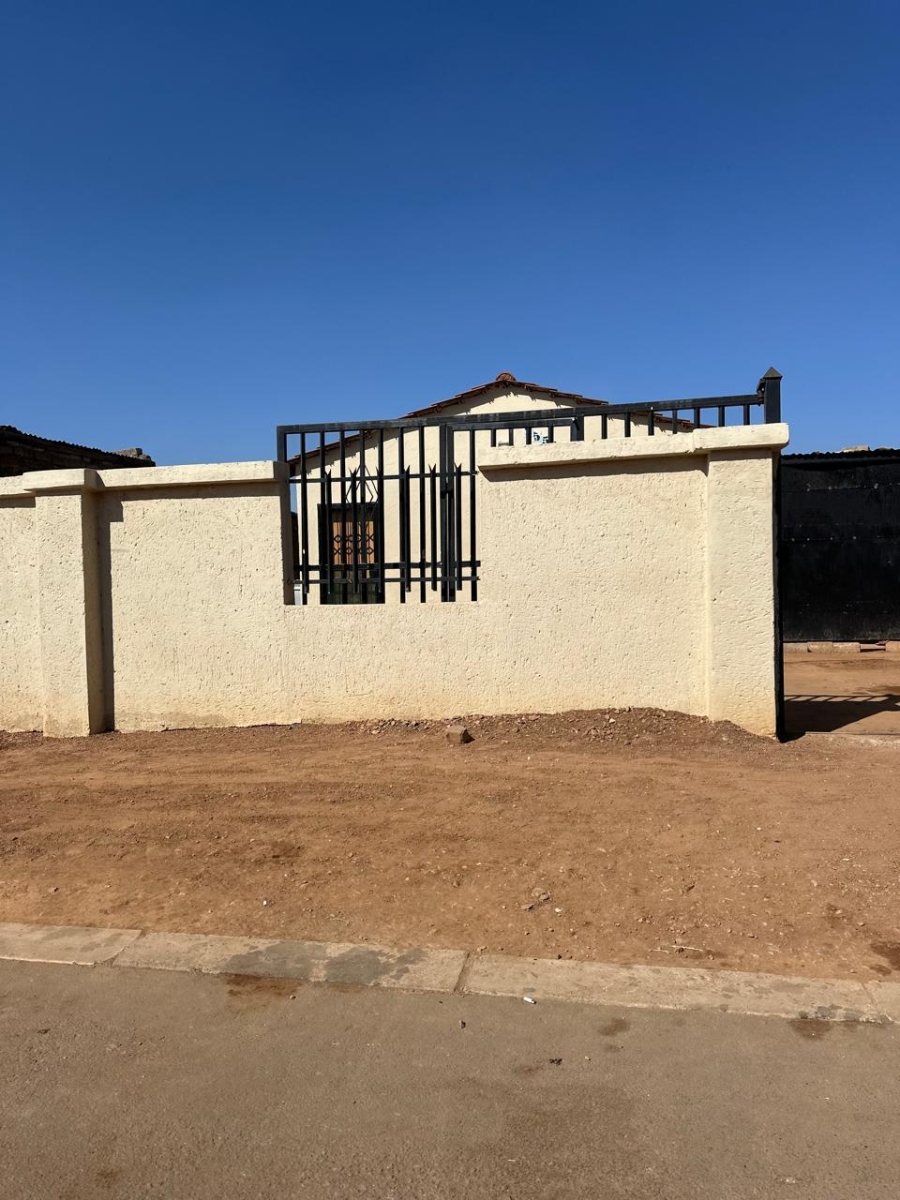 2 Bedroom Property for Sale in Lotus Gardens Gauteng