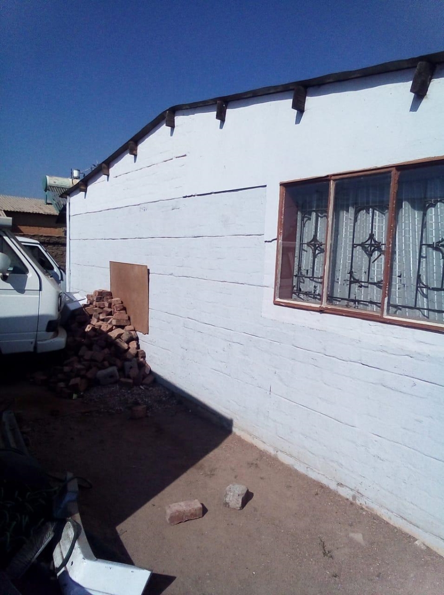 2 Bedroom Property for Sale in Phomolong Gauteng