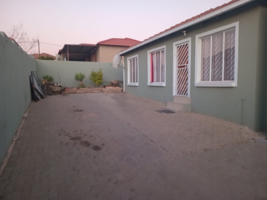4 Bedroom Property for Sale in Cosmo City Gauteng