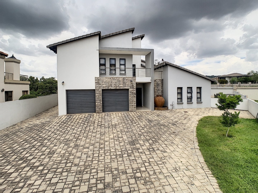 5 Bedroom Property for Sale in Newmark Estate Gauteng