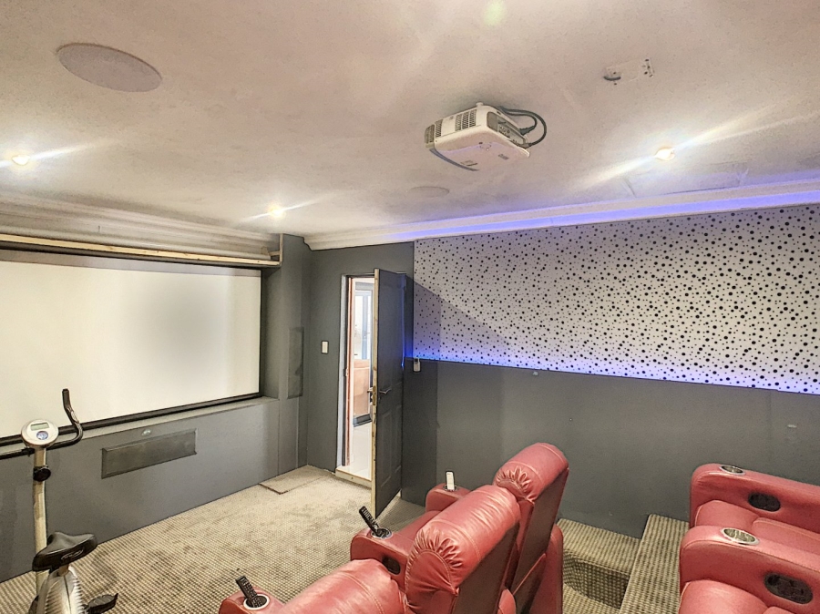 5 Bedroom Property for Sale in Newmark Estate Gauteng