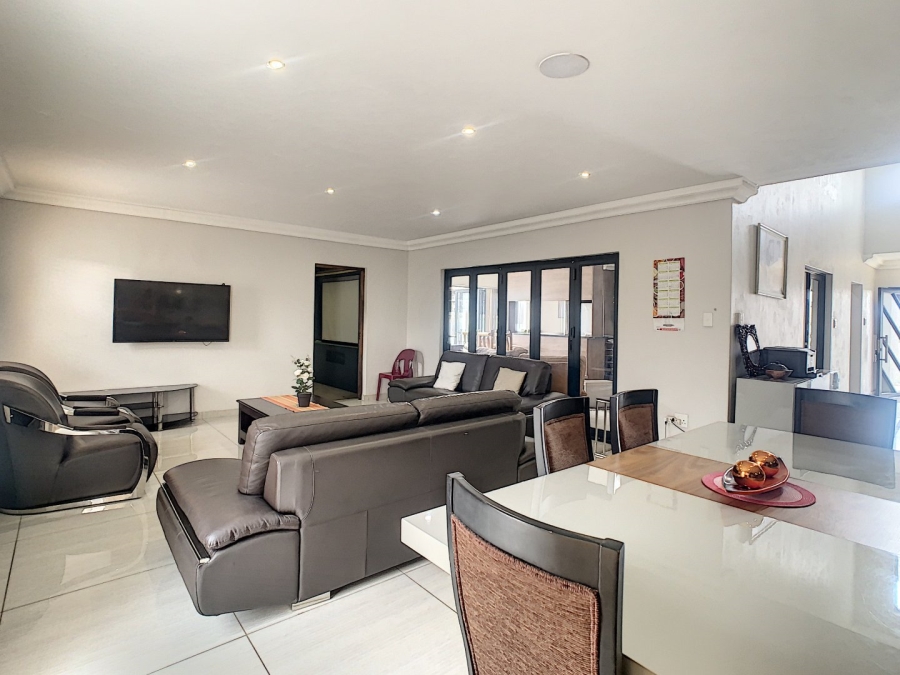 5 Bedroom Property for Sale in Newmark Estate Gauteng