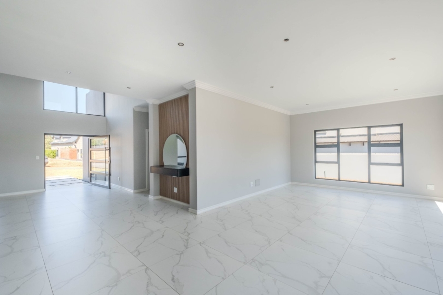 4 Bedroom Property for Sale in Waterlake Farm Lifestyle Estate Gauteng