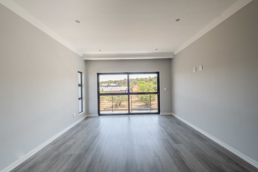 4 Bedroom Property for Sale in Waterlake Farm Lifestyle Estate Gauteng