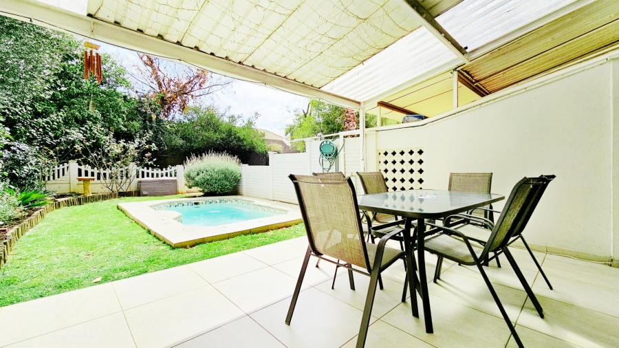 2 Bedroom Property for Sale in Three Rivers Gauteng