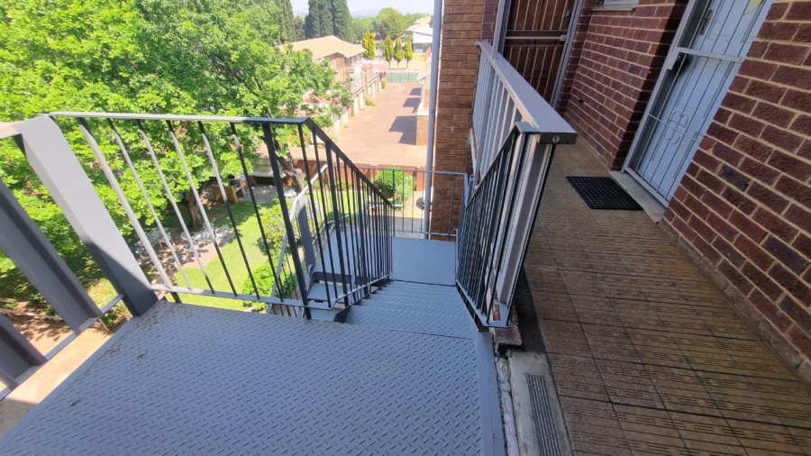 2 Bedroom Property for Sale in Moregloed Gauteng