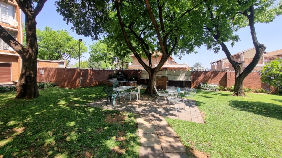 2 Bedroom Property for Sale in Moregloed Gauteng